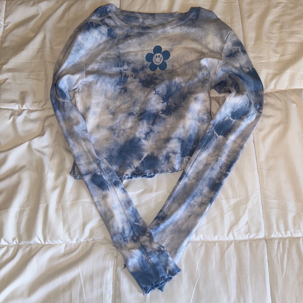 Pacsun Blue Flower Cropped Long Sleeve Tee